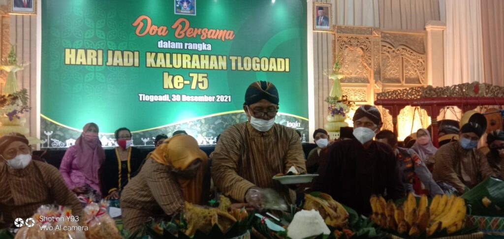 Mocopat dan doa bersama peringatan hari jadi Tlogoadi