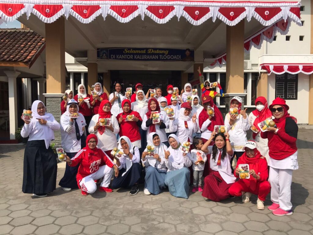 SENAM JUMAT PKK DAN KADER TLOGOADI