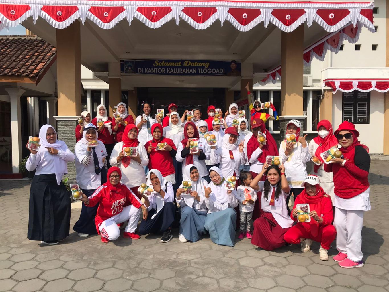 SENAM JUMAT PKK DAN KADER TLOGOADI