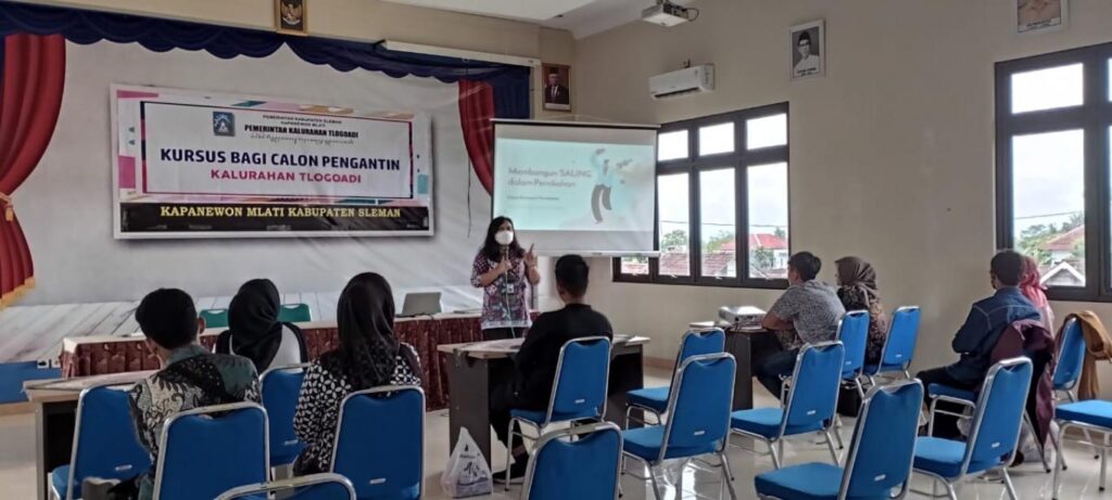 KURSUS BAGI CALON PENGANTIN KALURAHAN TLOGOADI