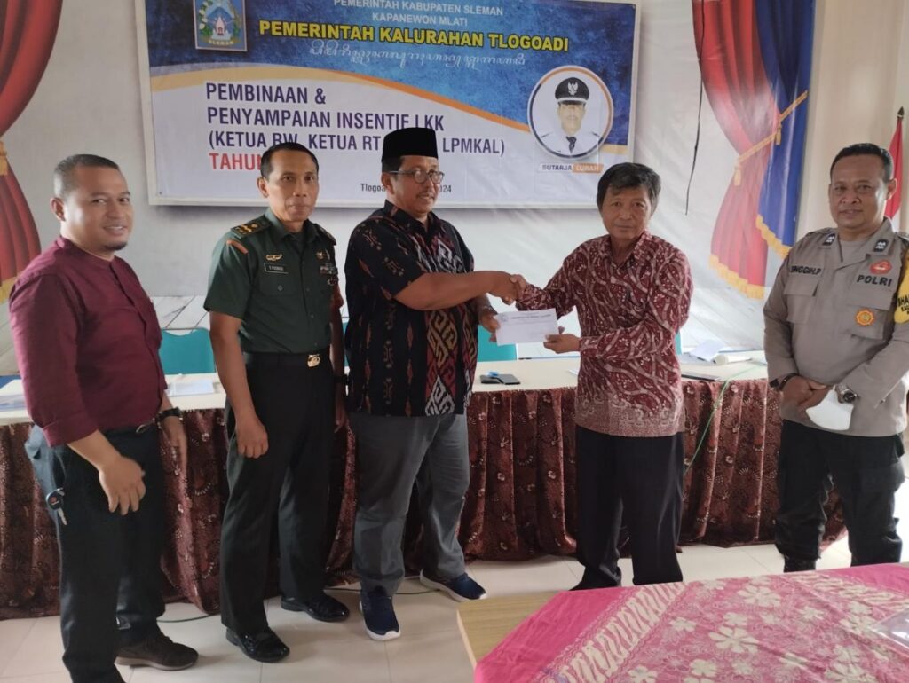 Pembinaan dan Penyampaian Insentif kepada RT, RW dan Lembaga tahun 2024