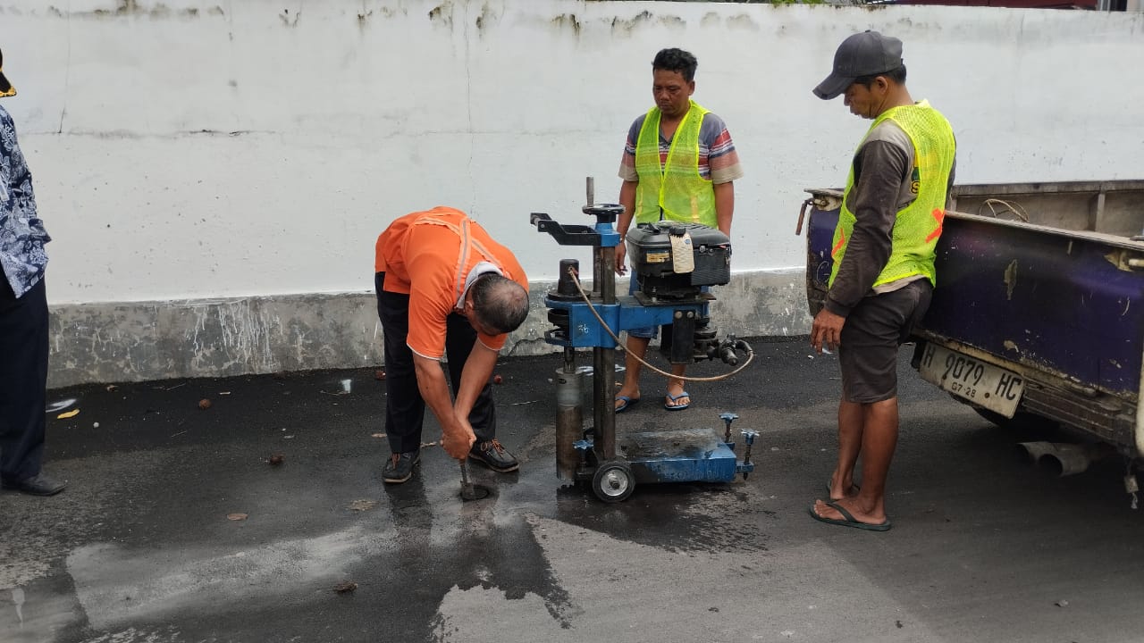 Core Drill Aspal di Tlogoadi